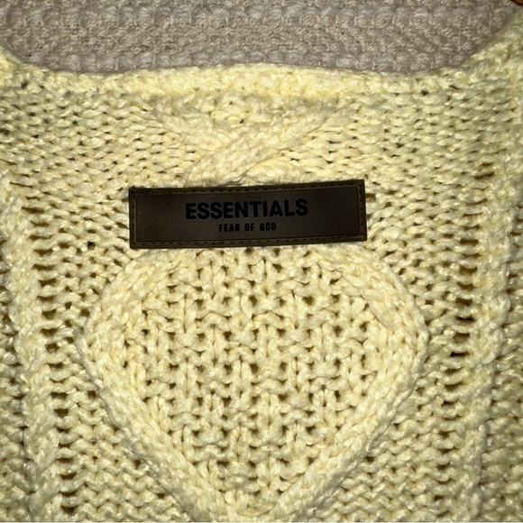 FEAR OF GOD Essentials canary yellow chunky cable knit oversized sweater S - Picture 7 of 9